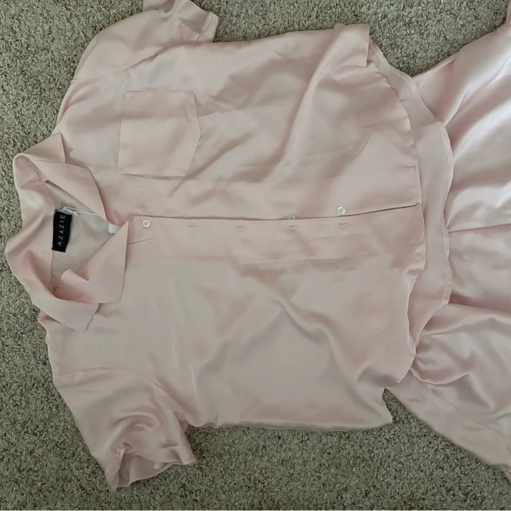 Azazie Matching blush pink Ruffled Short Sleeve Pajama Set - Picture 2 of 8
